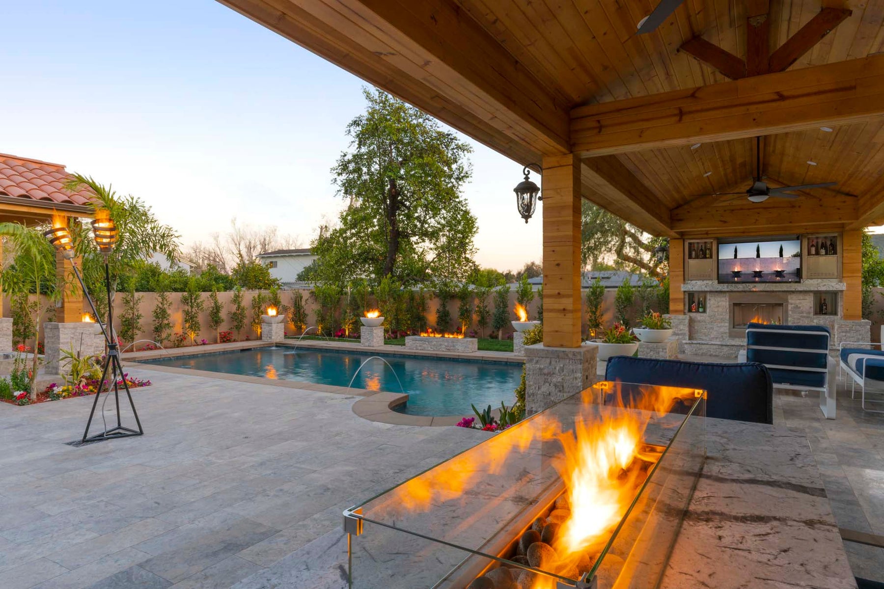 Elevate Your Backyard: The Luxury Outdoor Kitchen Experience